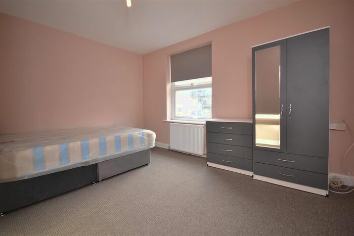 Studio To Rent In London Road, Reading, RG1