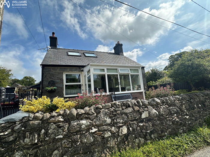 3 Bedroom Cottage For Sale In Waunfawr, Caernarfon, LL55