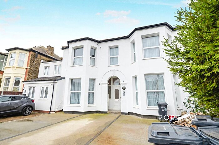 2 Bedroom Flat To Rent In Eastwood Road, Ilford, IG3