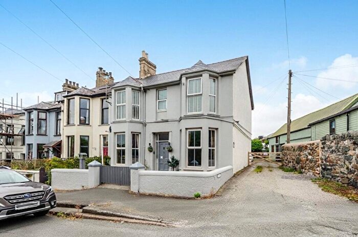 4 Bedroom End Of Terrace House For Sale In Criccieth, Gwynedd, LL52