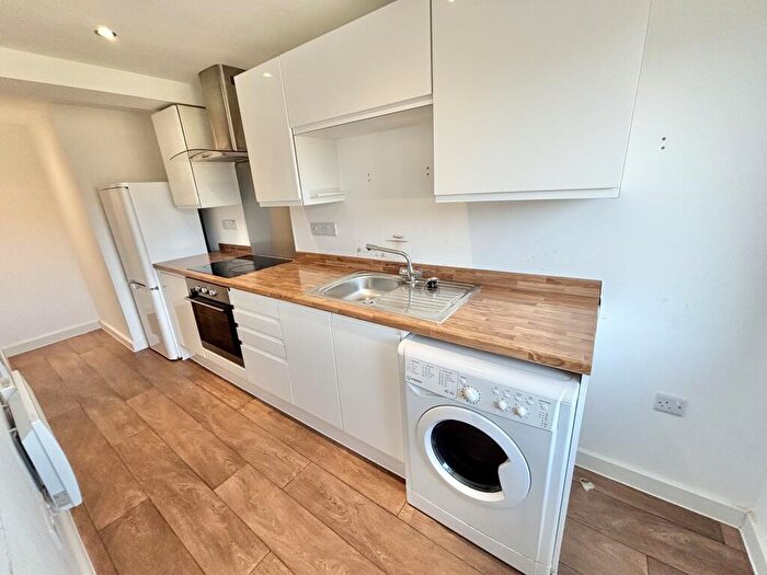 2 Bedroom Apartment To Rent In Wheatley Court, Halifax, HX2