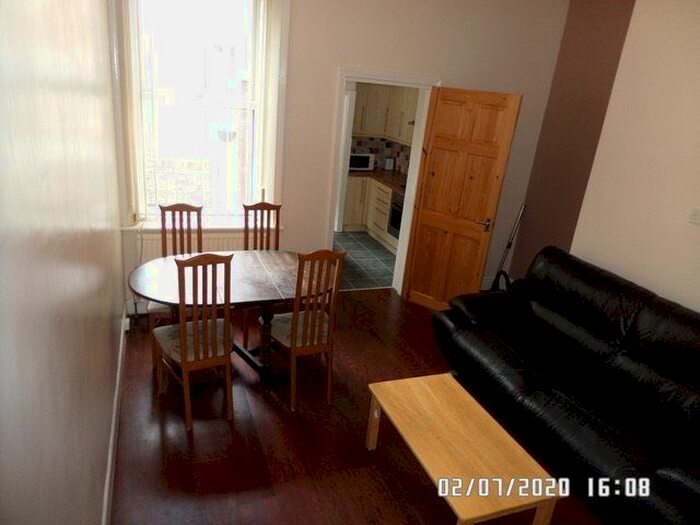2 Bedroom Flat To Rent In Simonside Terrace, Heaton, Newcastle Upon Tyne, NE6