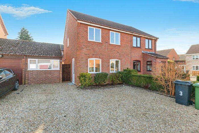 3 Bedroom Semi-Detached House For Sale In Ferguson Way, Attleborough, Norfolk, NR17