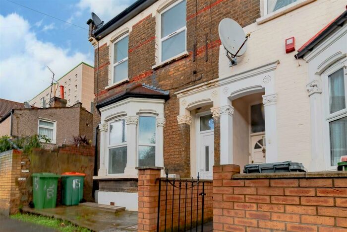 1 Bedroom Flat To Rent In Selsdon Road, Upton Park, E13