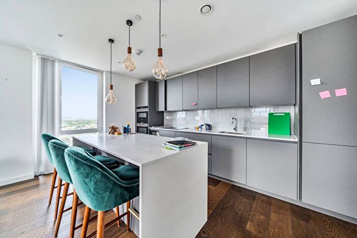 2 Bedroom Flat To Rent In Bollo Lane, Chiswick, London, W4