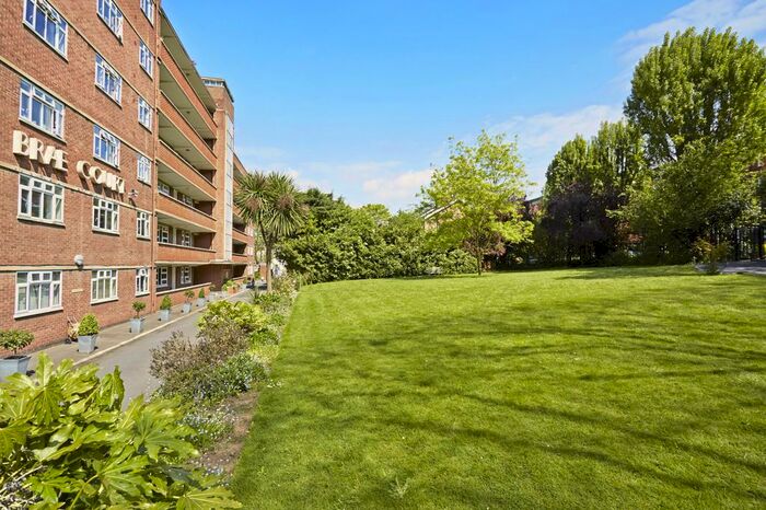 2 Bedroom Flat To Rent In Brae Court, Kingston Hill, Kingston Upon Thames, KT2