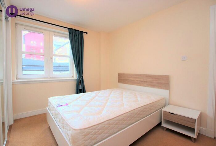 2 Bedroom Flat To Rent In Holyrood Road, Holyrood, Edinburgh, EH8