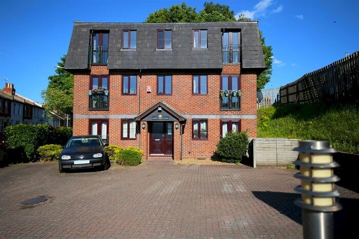 1 Bedroom Flat To Rent In Seal Road, Sevenoaks, TN14