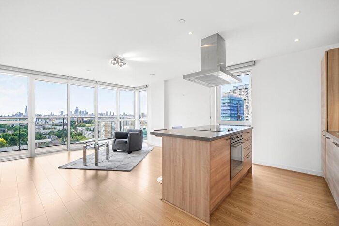2 Bedroom Apartment For Sale In Panoramic Tower, Hay Currie Street, E14