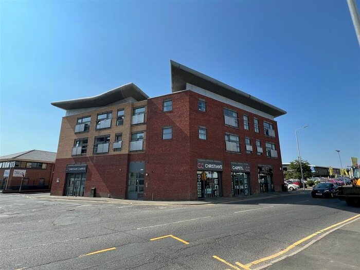 1 Bedroom Flat To Rent In Whitehall Place, Leeds, LS12