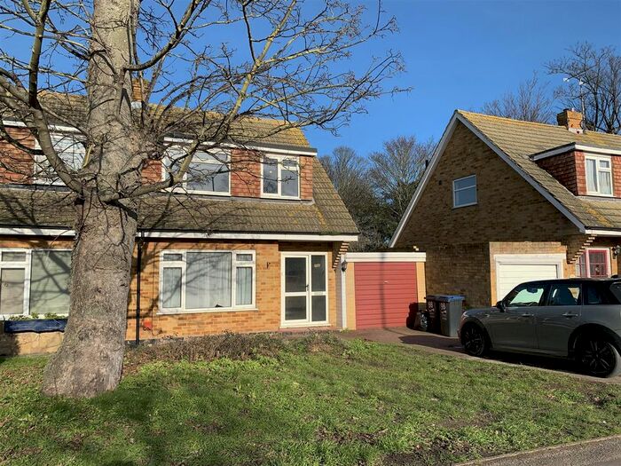 3 Bedroom Semi-Detached House To Rent In Bromstone Road, Broadstairs, CT10