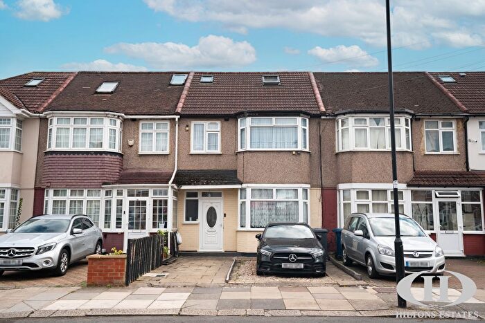 4 Bedroom Terraced House For Sale In Greenland Crescent, Southall, UB2