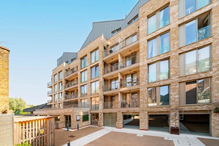 1 Bedroom Flat For Sale In Espalier Gardens, West Hampstead, NW6