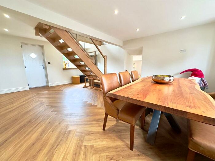 5 Bedroom Farm House For Sale In Manor House Farm, Barlborough, Chesterfield, S43