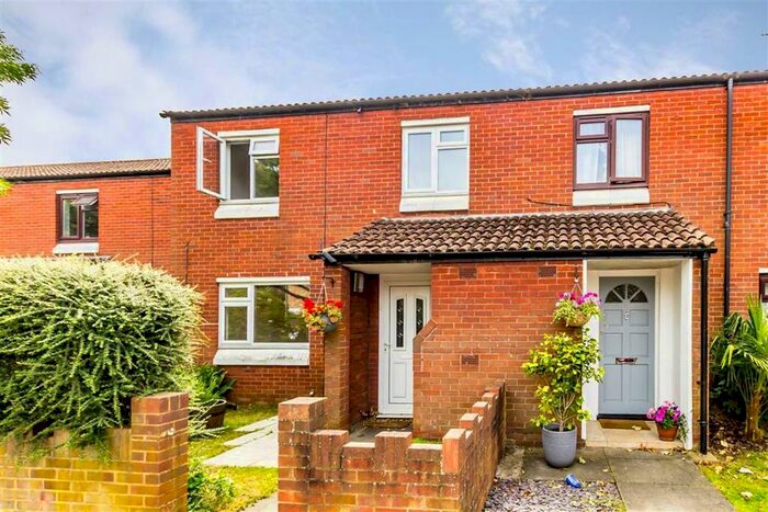 3 Bedroom Terraced House To Rent In Kingston Lane, Teddington, TW11