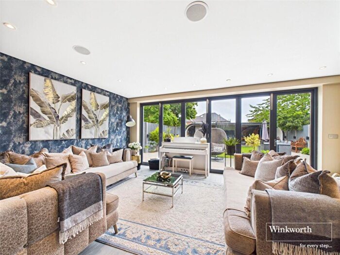 6 Bedroom Detached House For Sale In Beverley Drive, Edgware, Middlesex, HA8