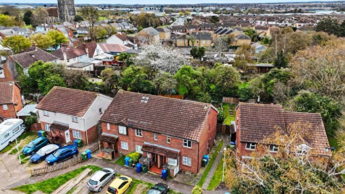 1 Bedroom Maisonette For Sale In Whimbrel Close, Sittingbourne, Kent, ME10
