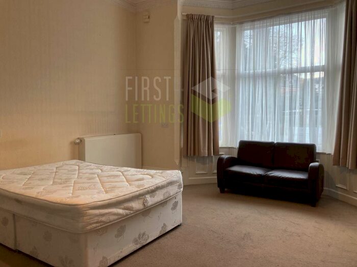 1 Bedroom Studio To Rent In London Road, Leicester, LE2