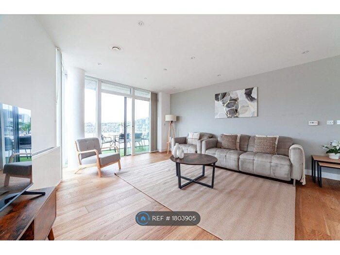 2 Bedroom Flat To Rent In Coneybear Point, London, SE10