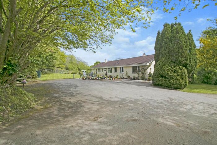 3 Bedroom Bungalow For Sale In Pemboa, Helston, TR13