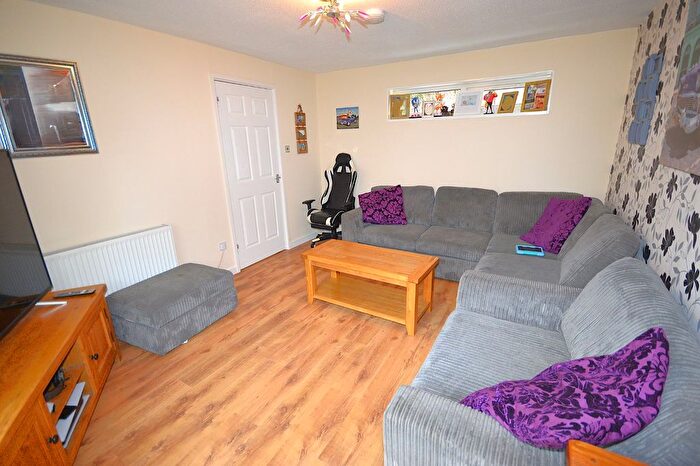 3 Bedroom Terraced House For Sale In Lon Ceirios, Newtown, Powys, SY16