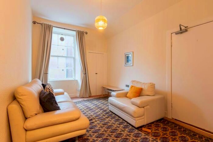 3 Bedroom Flat To Rent In Sciennes Road, Edinburgh, EH9