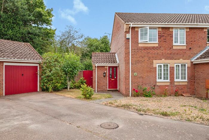 3 Bedroom Semi-Detached House For Sale In Wharton Drive, North Walsham, NR28