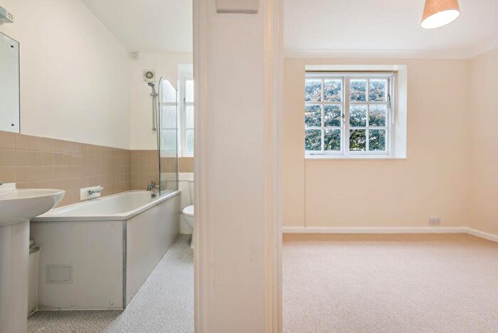 2 Bedroom Apartment To Rent In Tamar House, Kennington Lane, SE11