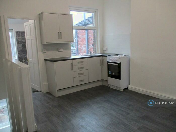 1 Bedroom Flat To Rent In Reddish Road, Stockport, SK5