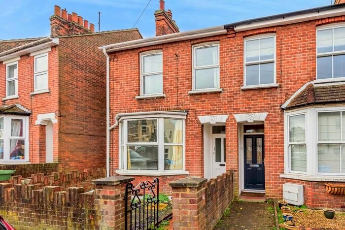 3 Bedroom End Of Terrace House To Rent In Highbridge Road, Aylesbury HP21