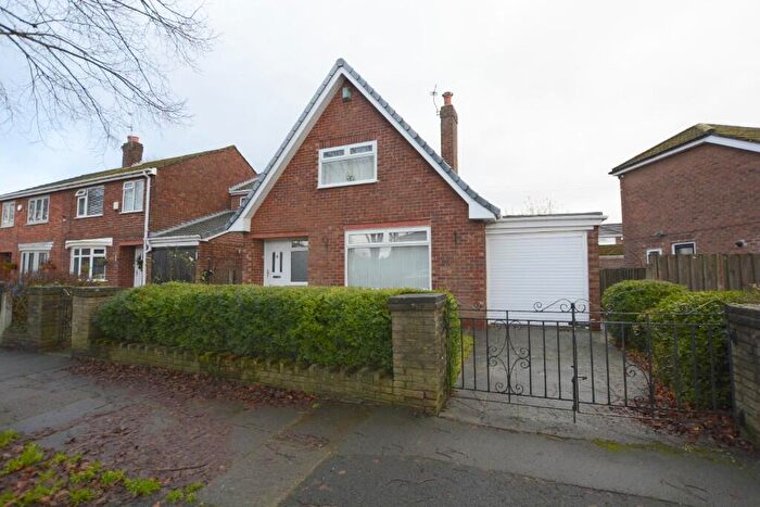 3 Bedroom Detached House For Sale In Ross Lave Lane, Denton, M34