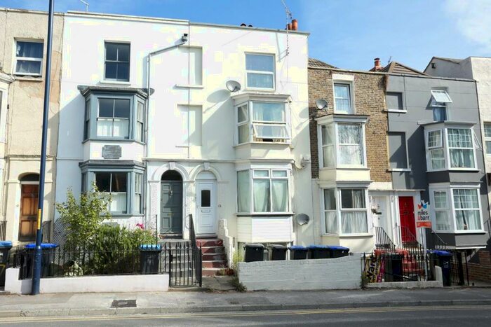 1 Bedroom Maisonette To Rent In West Cliff Road, Ramsgate, CT11