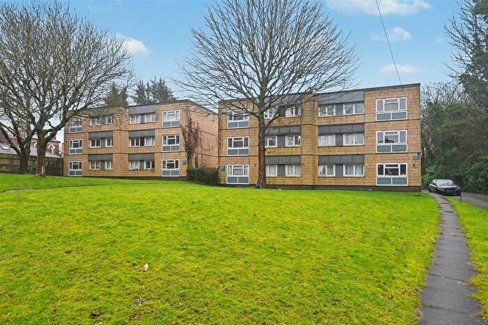 2 Bedroom Flat For Sale In Winifride Court, War Lane, Harborne, Birmingham, B17