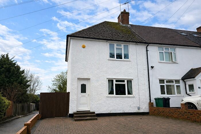 2 Bedroom End Of Terrace House For Sale In Broom Avenue, Orpington, BR5