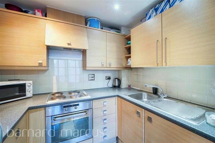 1 Bedroom Flat To Rent In Wooldridge Close, Feltham, TW14