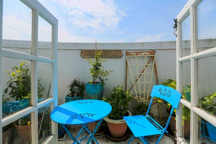 1 Bedroom Flat To Rent In Marine Parade, Brighton, BN2