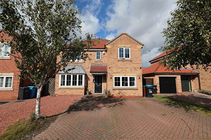 4 Bedroom Detached House For Sale In Pools Brook Park, Kingswood, Hull, HU7