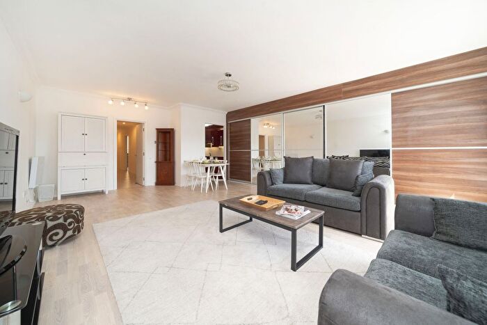 2 Bedroom Flat For Sale In Cromwell Road, London, SW7