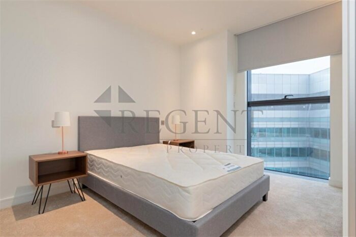 2 Bedroom Apartment To Rent In Hampton Tower, Southquay Plaza, E14
