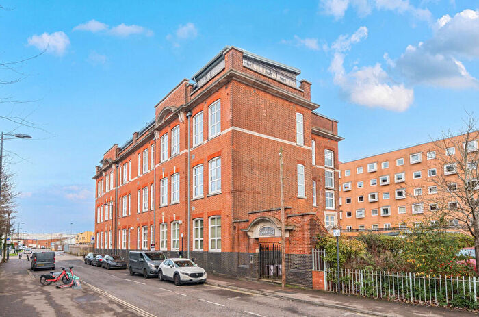 1 Bedroom Flat For Sale In Andersons Road, Southampton, Hampshire, SO14