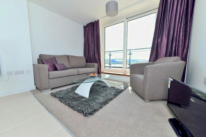 2 Bedroom Flat To Rent In Ferry Court, Cardiff, CF11