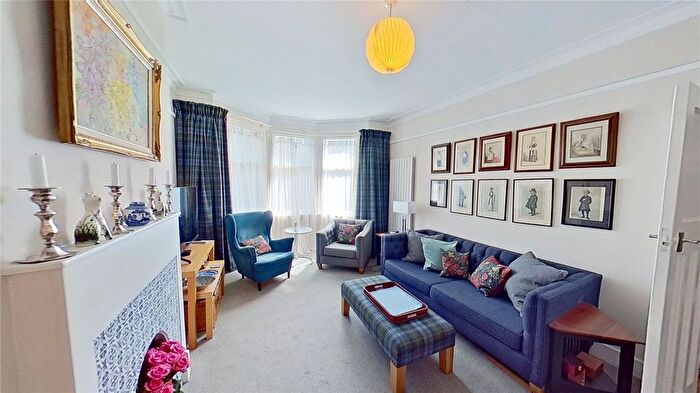 2 Bedroom Flat To Rent In Learmonth Grove, Edinburgh, EH4