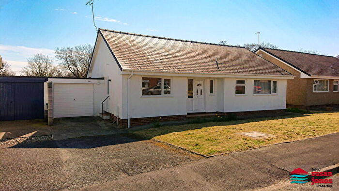 2 Bedroom Detached Bungalow For Sale In Erwenni, Yr Ala Road, Pwllheli, LL53