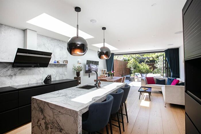 4 Bedroom Terraced House For Sale In Malfort Road, Camberwell, SE5