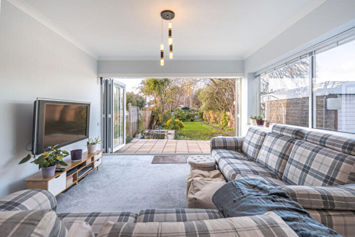 3 Bedroom Semi-Detached House For Sale In Sutlej Road, Charlton, London, SE7