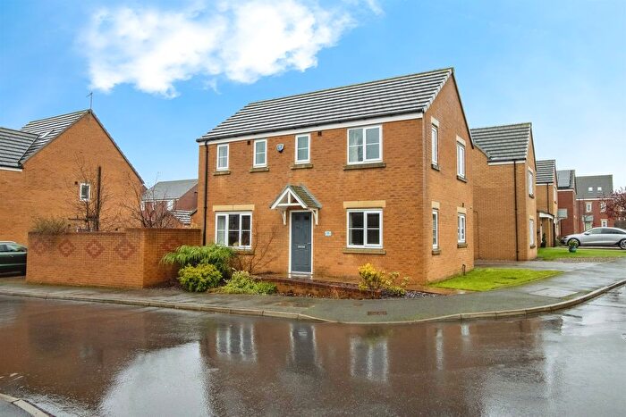 3 Bedroom Detached House For Sale In Oak Drive, Whinmoor, Leeds, LS14