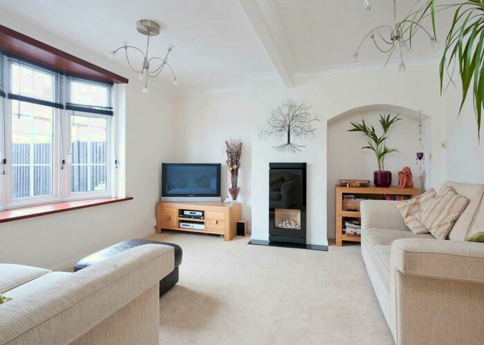 2 Bedroom House To Rent In Buckfast Road, Morden, Surrey, SM4