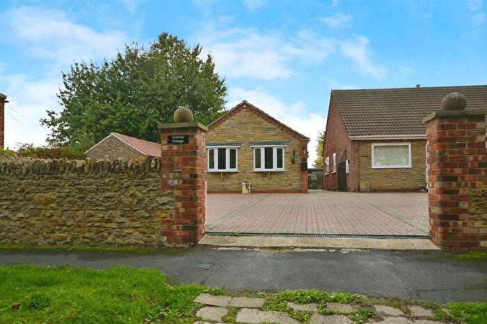 2 Bedroom Bungalow For Sale In Back Street, Alkborough, DN15