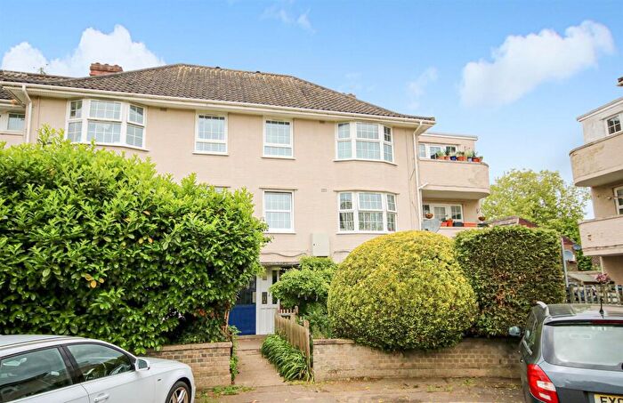 2 Bedroom Flat For Sale In Clifton Close, Norwich, NR2