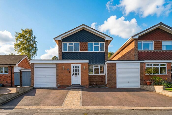 3 Bedroom Link Detached House For Sale In Mereside Way, Solihull, B92